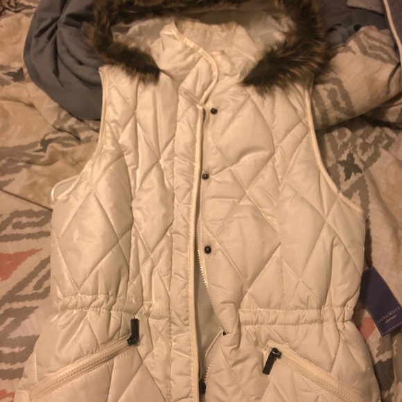 Vests - Picture 1 of 3